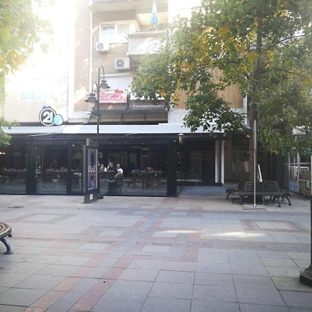 Brick Apartment On Macedonia Pedestrian Street Skopje Bagian luar foto