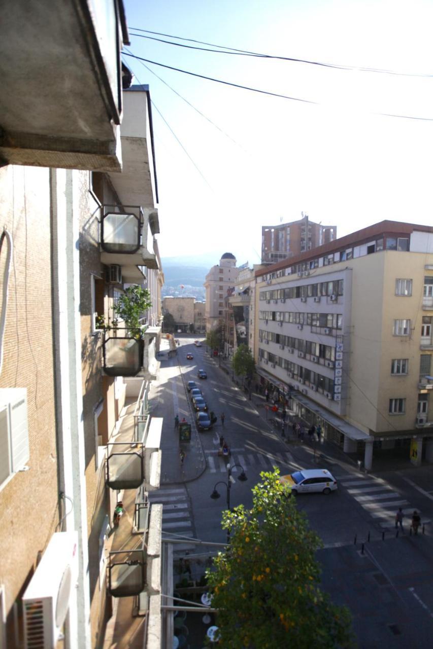 Brick Apartment On Macedonia Pedestrian Street Skopje Bagian luar foto