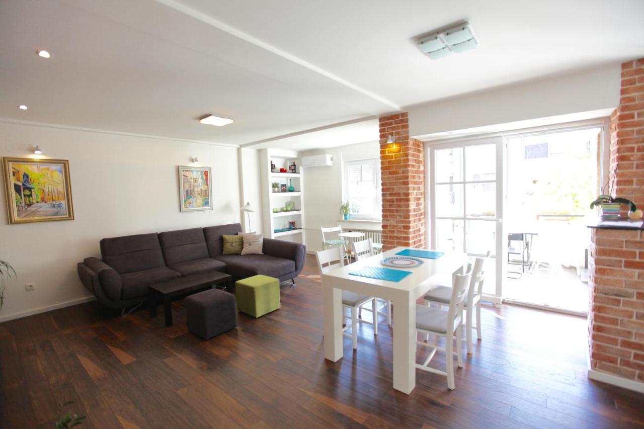 Brick Apartment On Macedonia Pedestrian Street Skopje Bagian luar foto