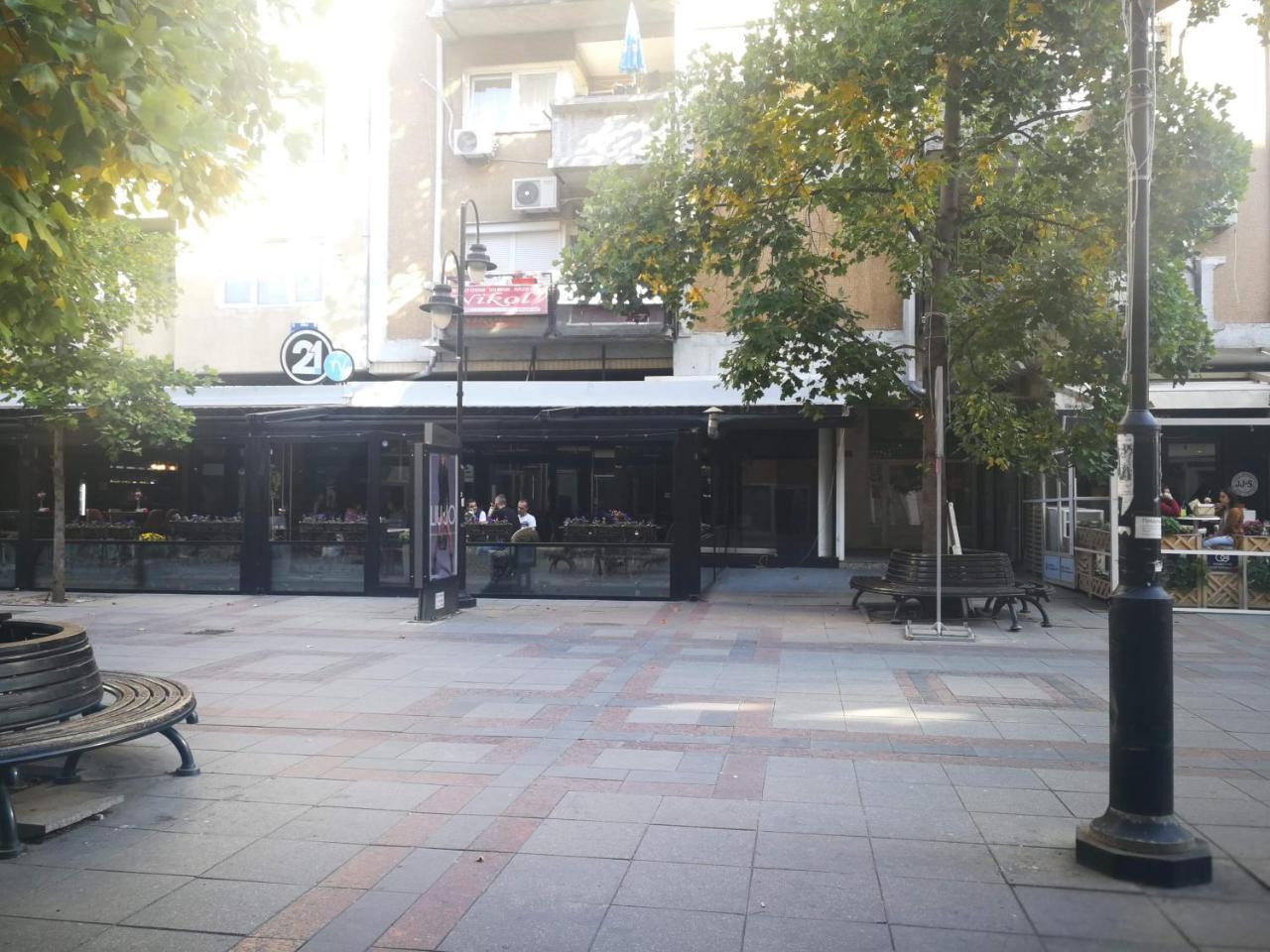 Brick Apartment On Macedonia Pedestrian Street Skopje Bagian luar foto